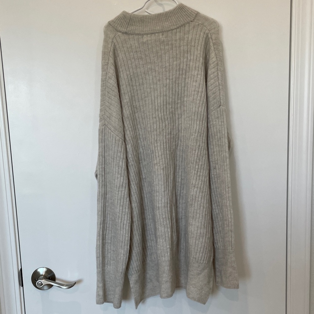 Oversized Gray Ribbed Knit Sweater - Picture 5 of 8